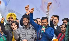 ಹ್ಯಾಟ್ರಿಕ್ ಸಾಧಕ ಕೇಜ್ರಿವಾಲ್ ಗೆ  ಸೋನಿಯಾ ಅಭಿನಂದನೆ